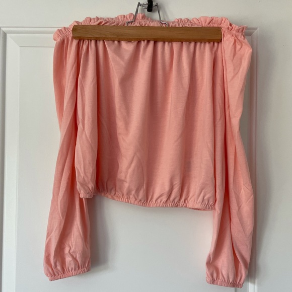 Off the shoulder salmon blouse. - Picture 1 of 1